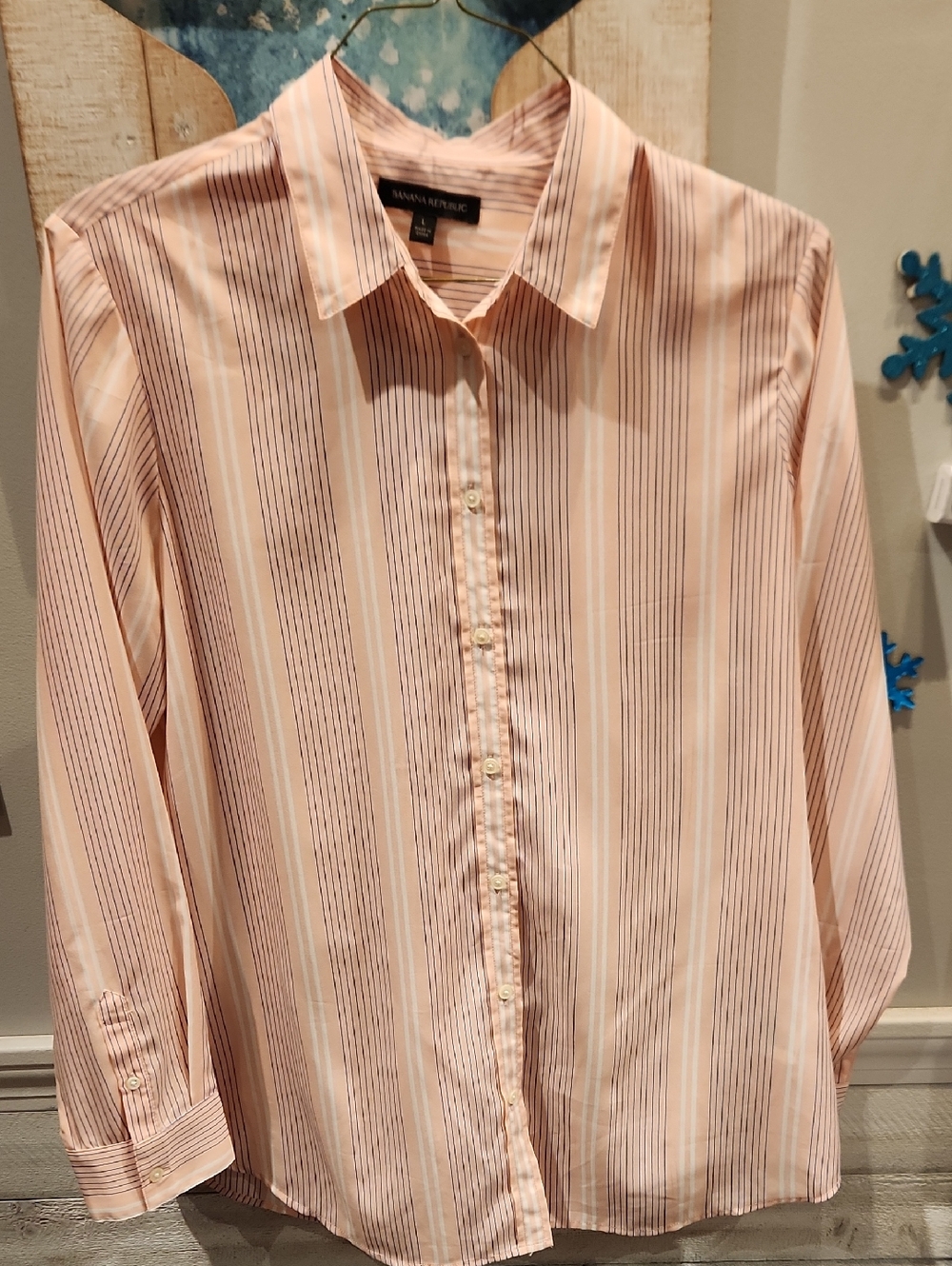 EUC Banana Republic Women's sz L Button down striped shirt